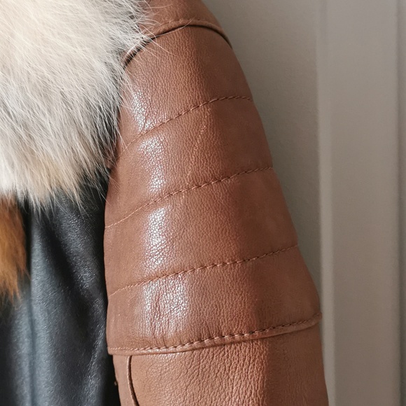 One-of-a-kind leather jacket with fur collar - Picture 6 of 15